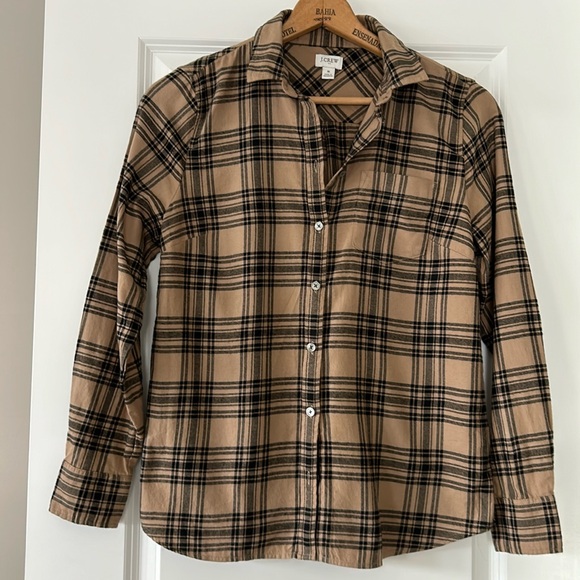 J Crew Plaid Fitted Blouse w Pocket Tan & Black Fall '23 Style - Picture 4 of 14